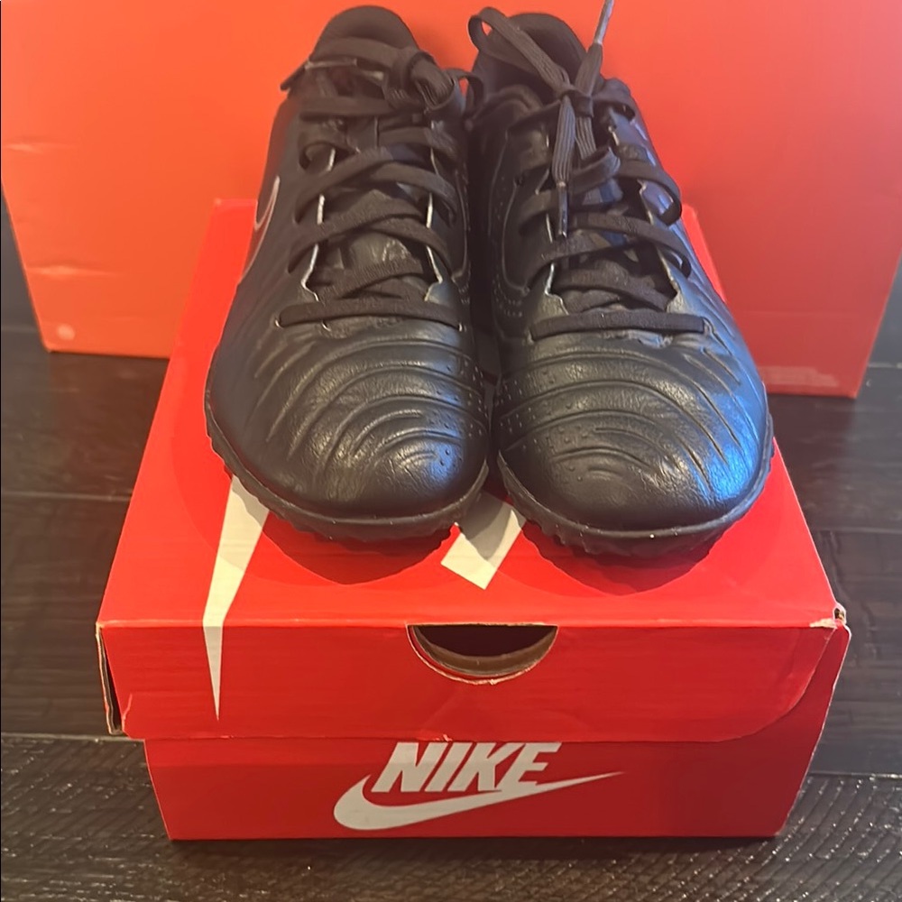 Nike Black Athletic Low-Top Shoes